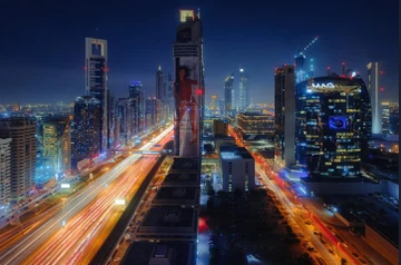 ما مدى جودة المواد الخاصة بأضواء المنارة ، والمباني التي تحتاج إلى التثبيت؟